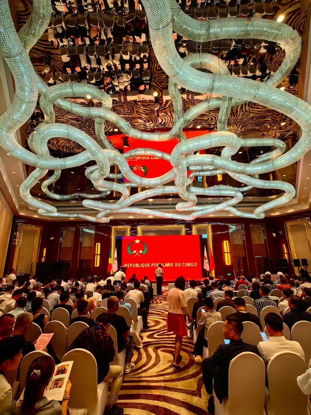 I(y)(chung)ʼˏϯһһ·(jng)l(f)չӕ